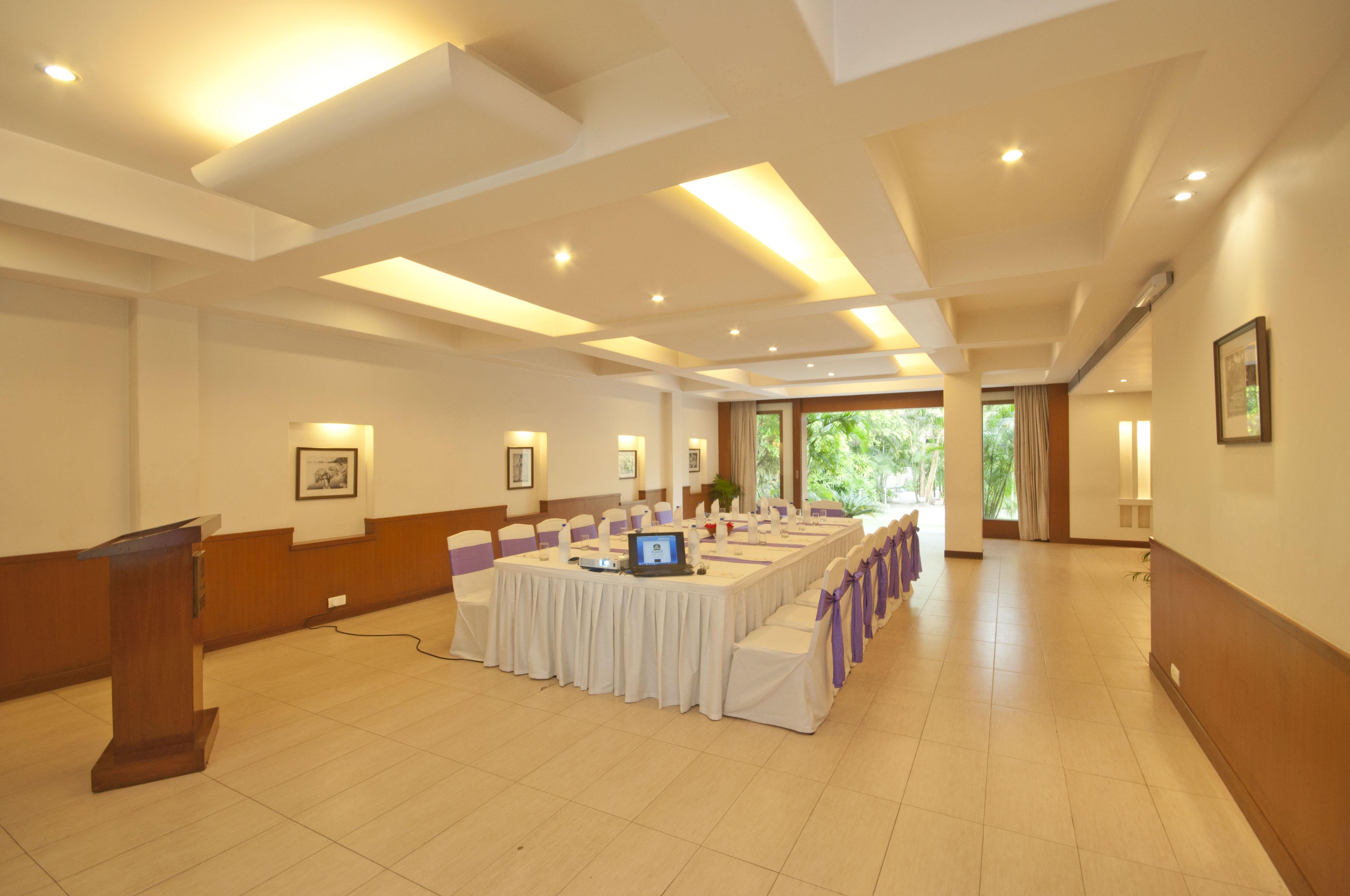 Vedic Village Spa Resort Kolkata Bagian luar foto