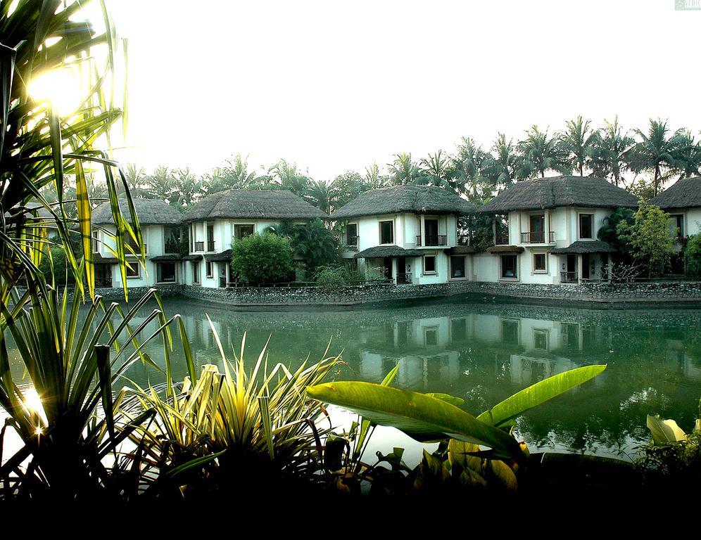 Vedic Village Spa Resort Kolkata Bagian luar foto