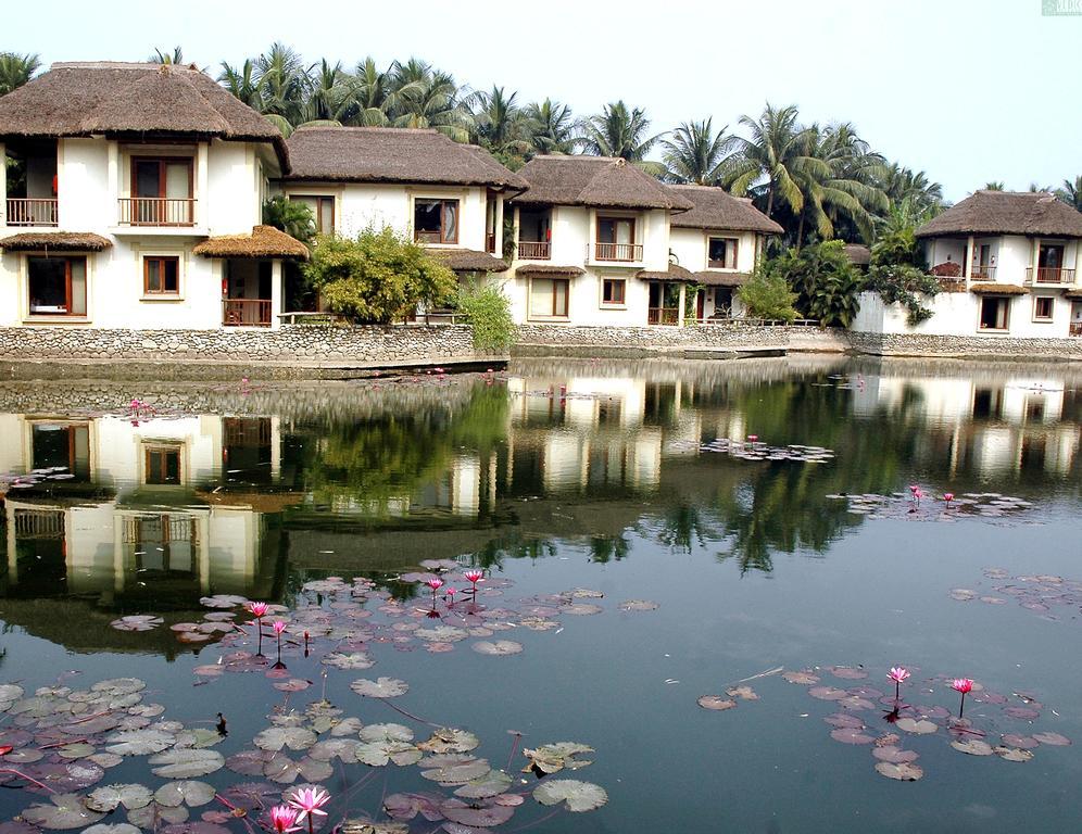 Vedic Village Spa Resort Kolkata Bagian luar foto
