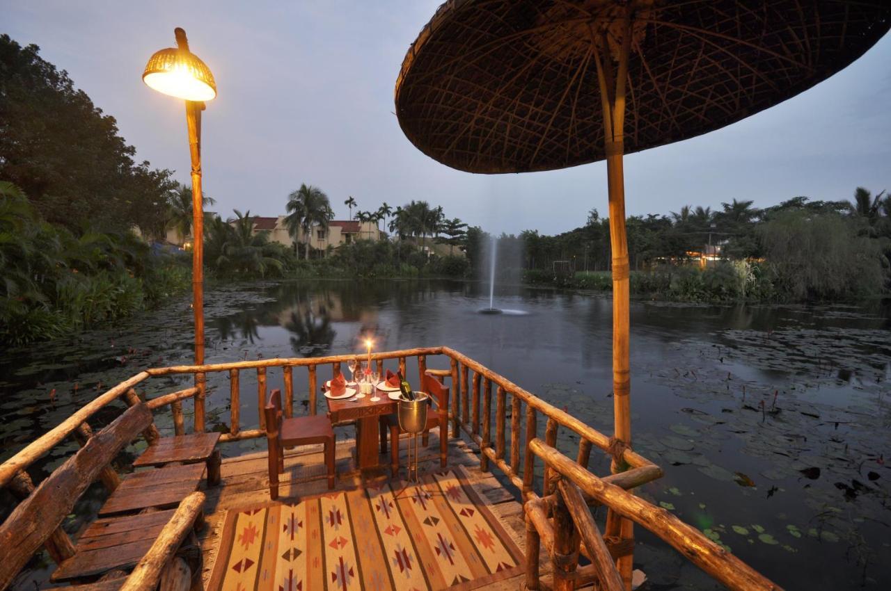 Vedic Village Spa Resort Kolkata Bagian luar foto